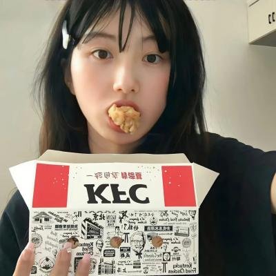 她比烟花寂寞